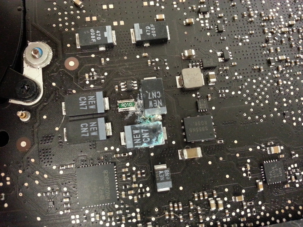 macbook-water-damage-repair