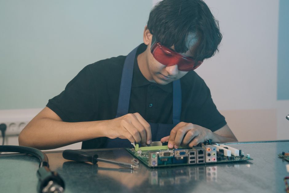 MacBook Logic Board Repair: Costs, Timelines, and What to Expect